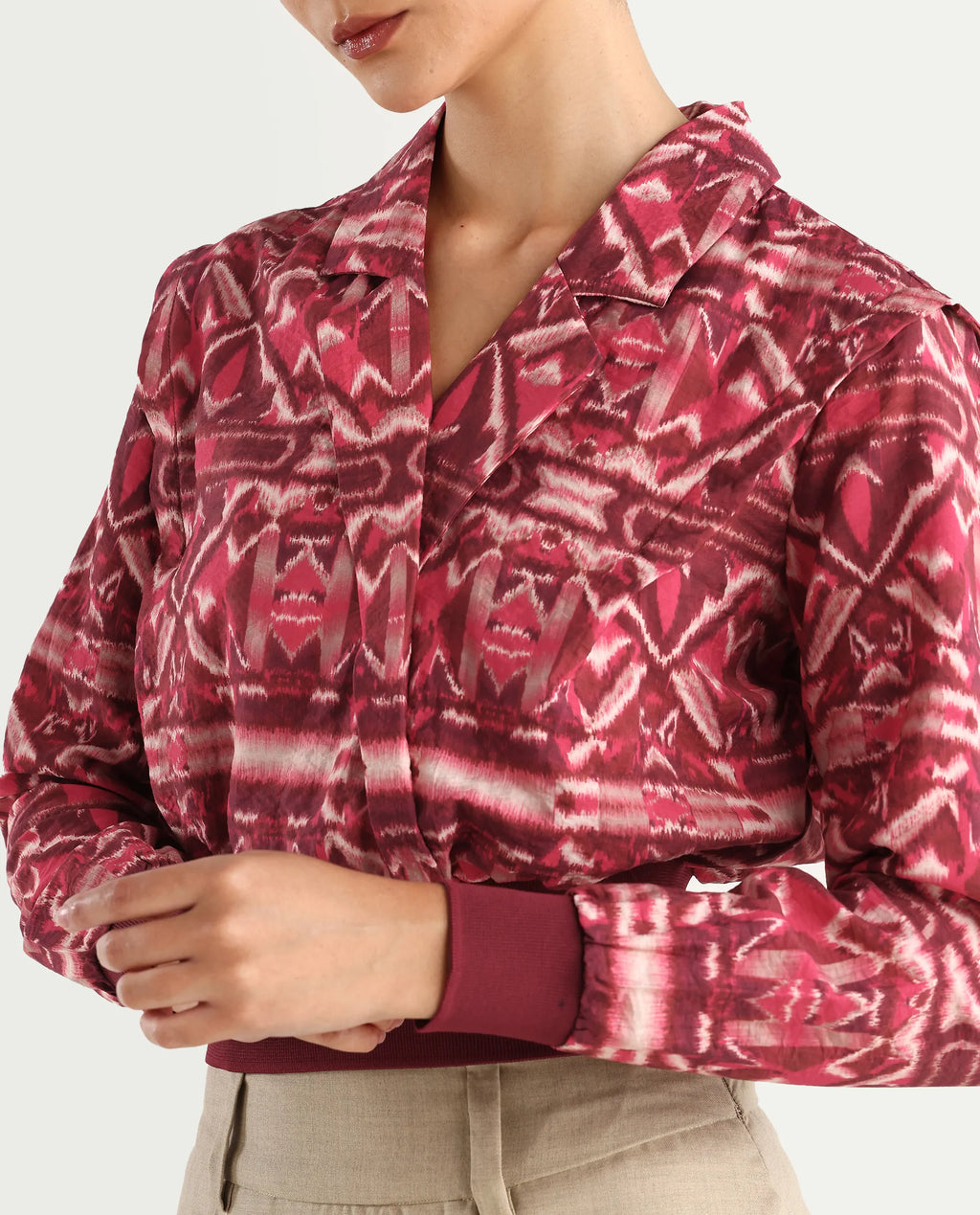 Rareism Women's Mus Multi Nylon Blend V-Neck Abstract Print Cuffed Sleeve Regular Fit Top