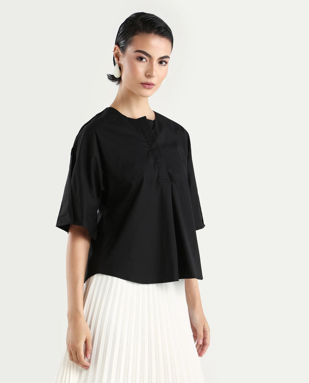 Rareism Women's Naruto Black Cotton Crew Neck Plain Balloon Sleeve Relaxed Fit Top