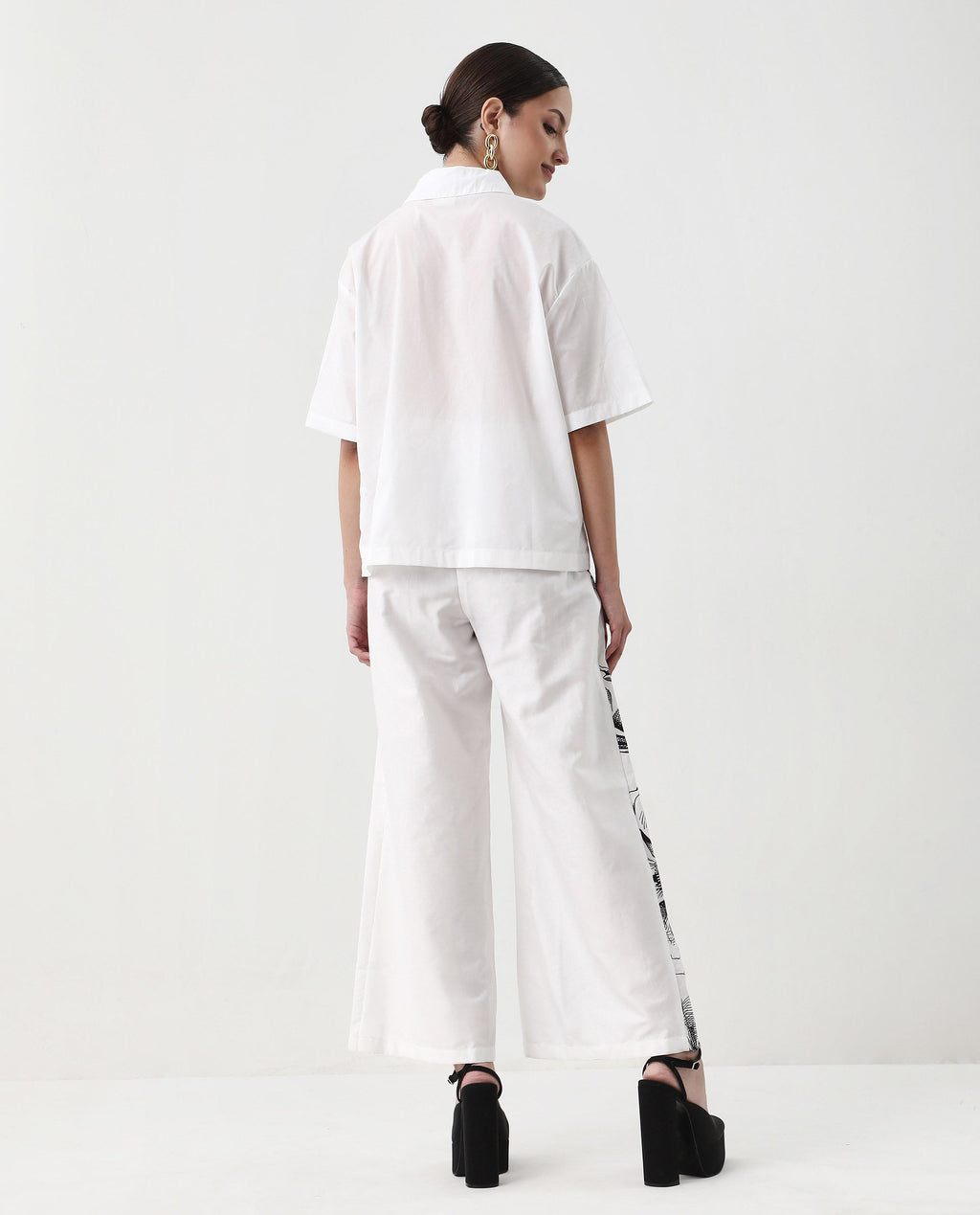 Rareism Women's Neilsono White Cotton Blend Floral Print Ankle Length Flared Trouser