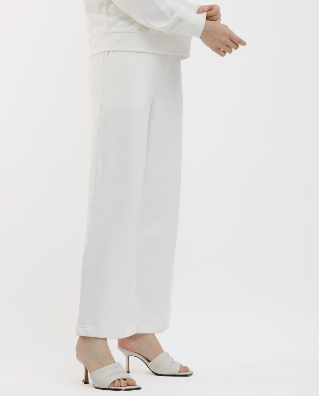 Rareism Women's Pazoo F1 Off White Cotton Blend Plain Ankle Length Flared Track Pant