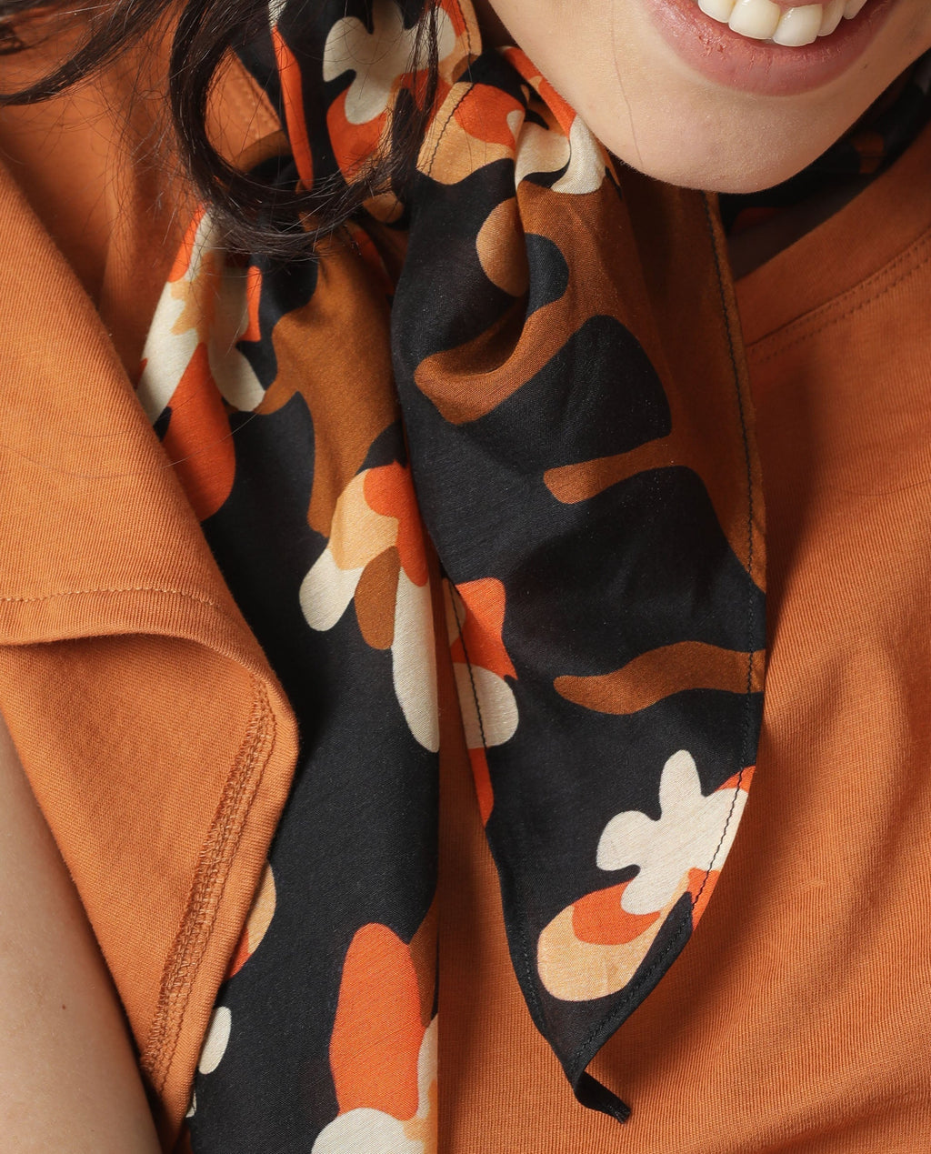 Rareism Women's Perry Black Floral Print Scarf