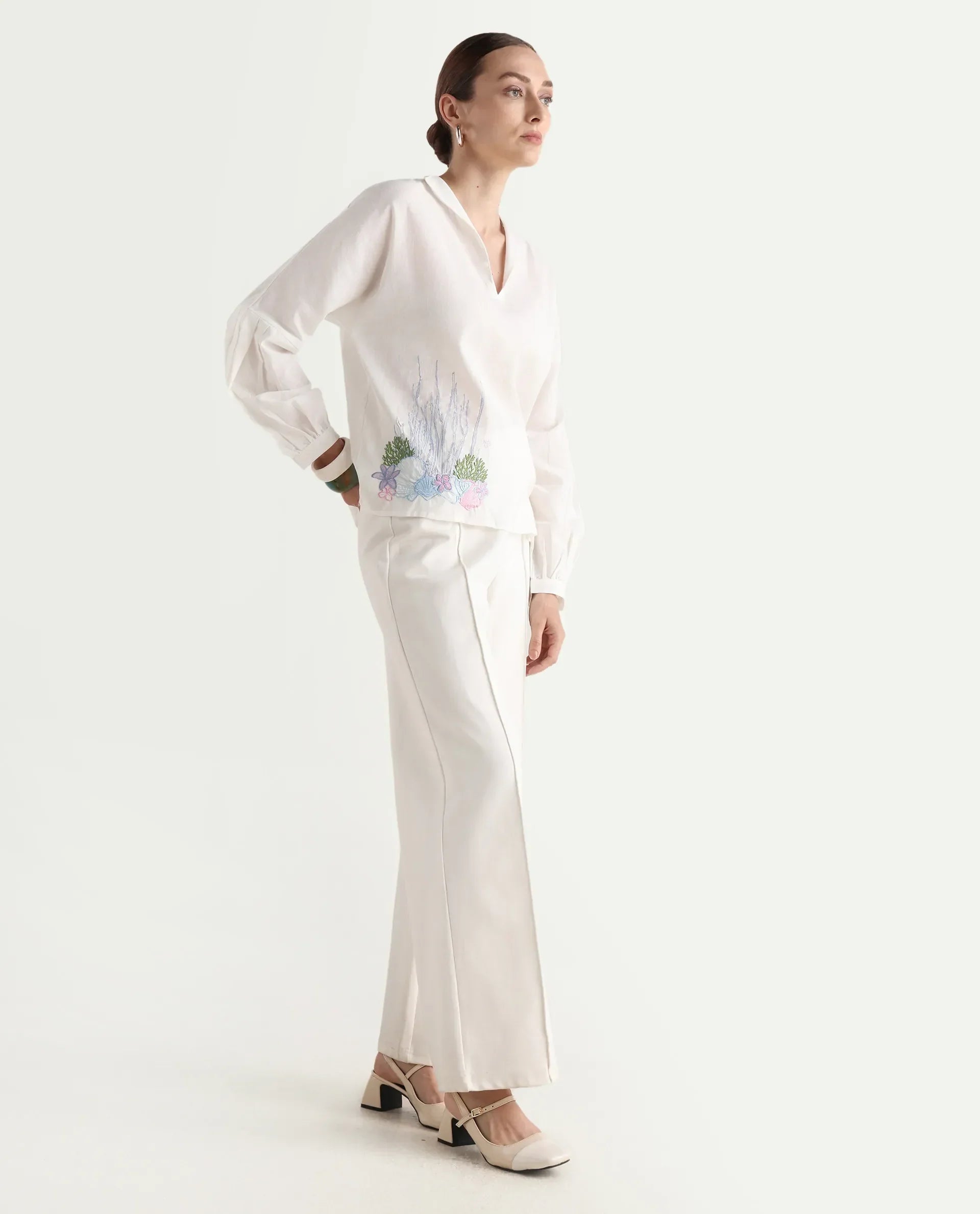 Rareism Women's Present White Cotton Lapel Neck Plain Balloon Sleeve Regular Fit Top