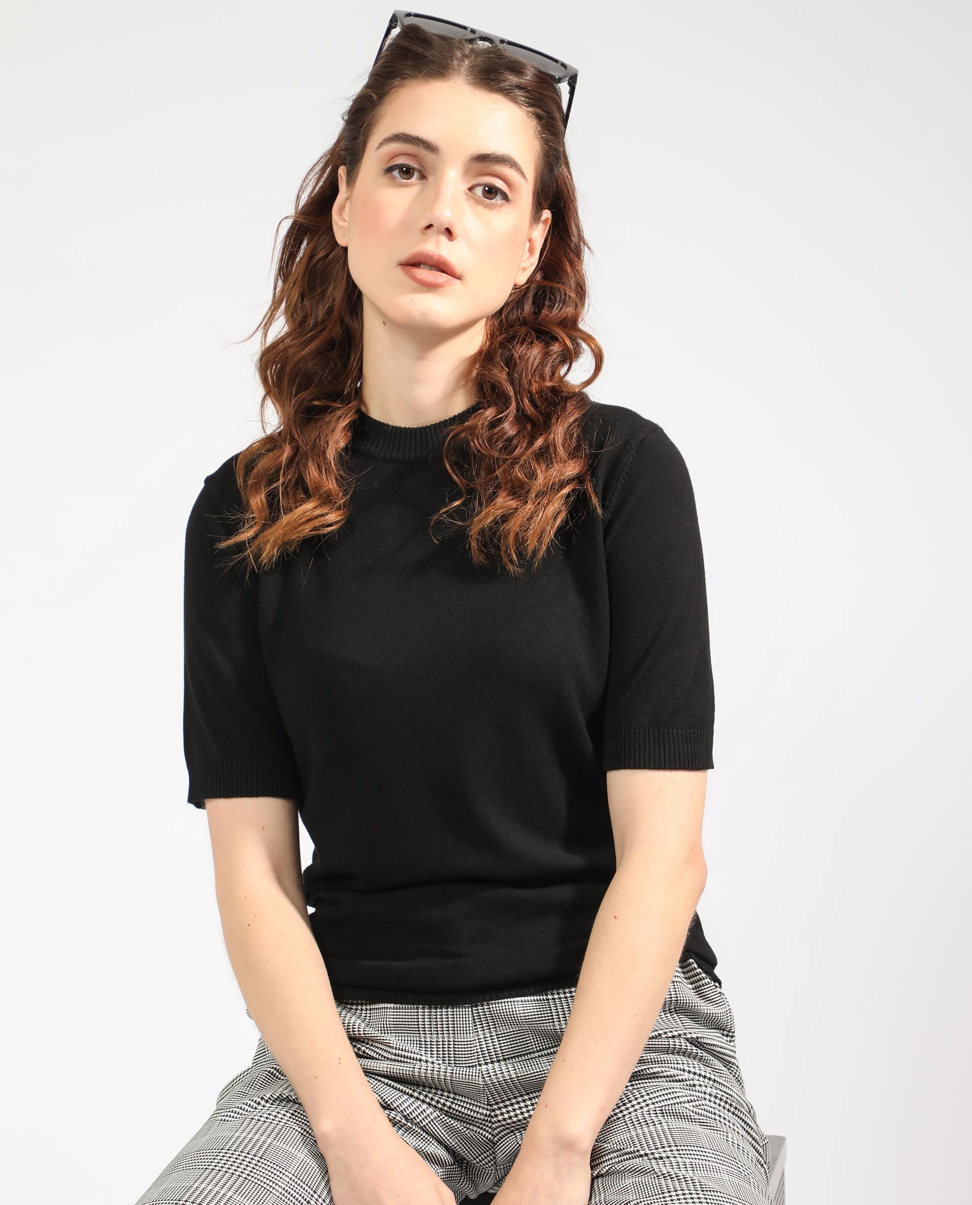 Rareism Women's Rohrdo Black Viscose Crew Neck Plain Regular Fit Sweater