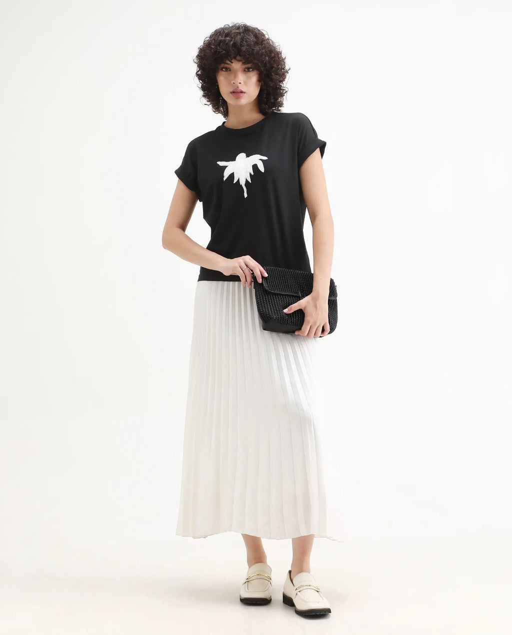 Rareism Women's Roil Black Cotton Blend Crew Neck Relaxed Fit T-Shirt