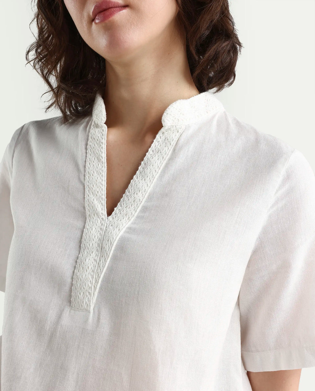 Rareism Women's Nubag Off White Cotton Blend Half Sleeve Mandarin Collar Regular Fit Top
