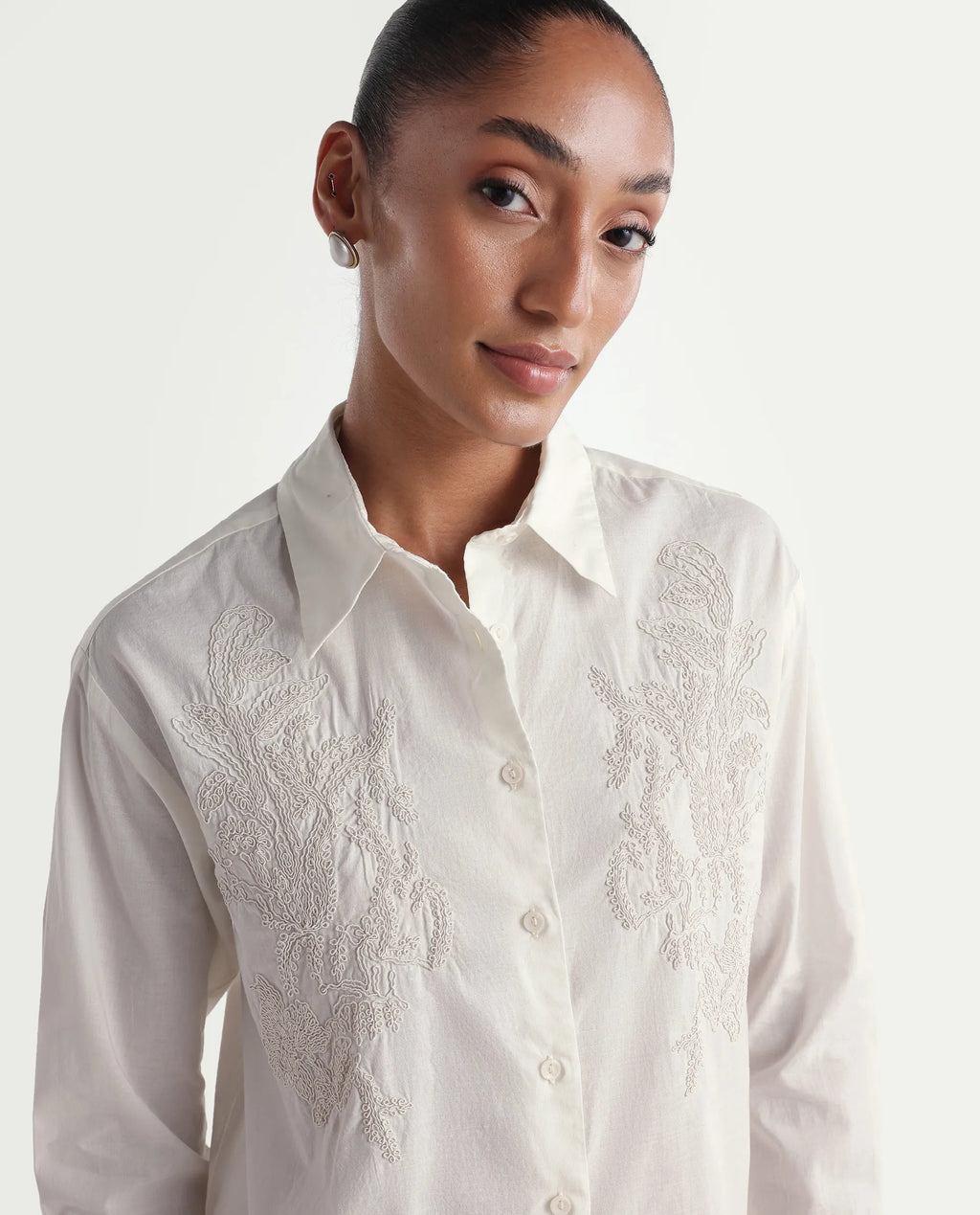 Rareism Women's Torim Light Off White Cotton Spread Collar Button Regular Plain Shirt