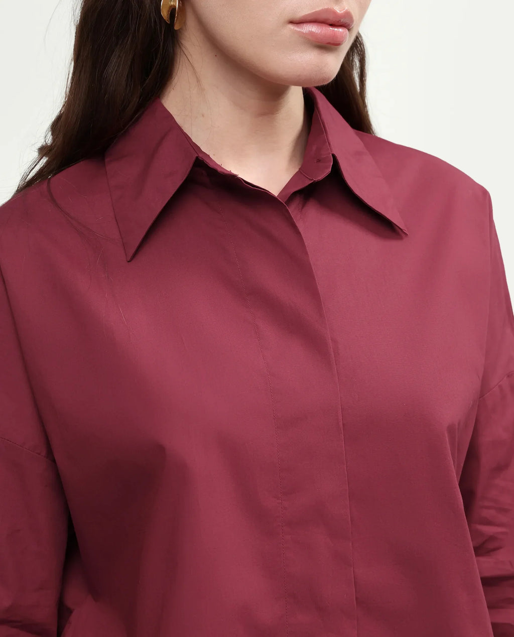 Rareism Women's Oni Red Cotton Spread Collar Button Boxy Plain Shirt