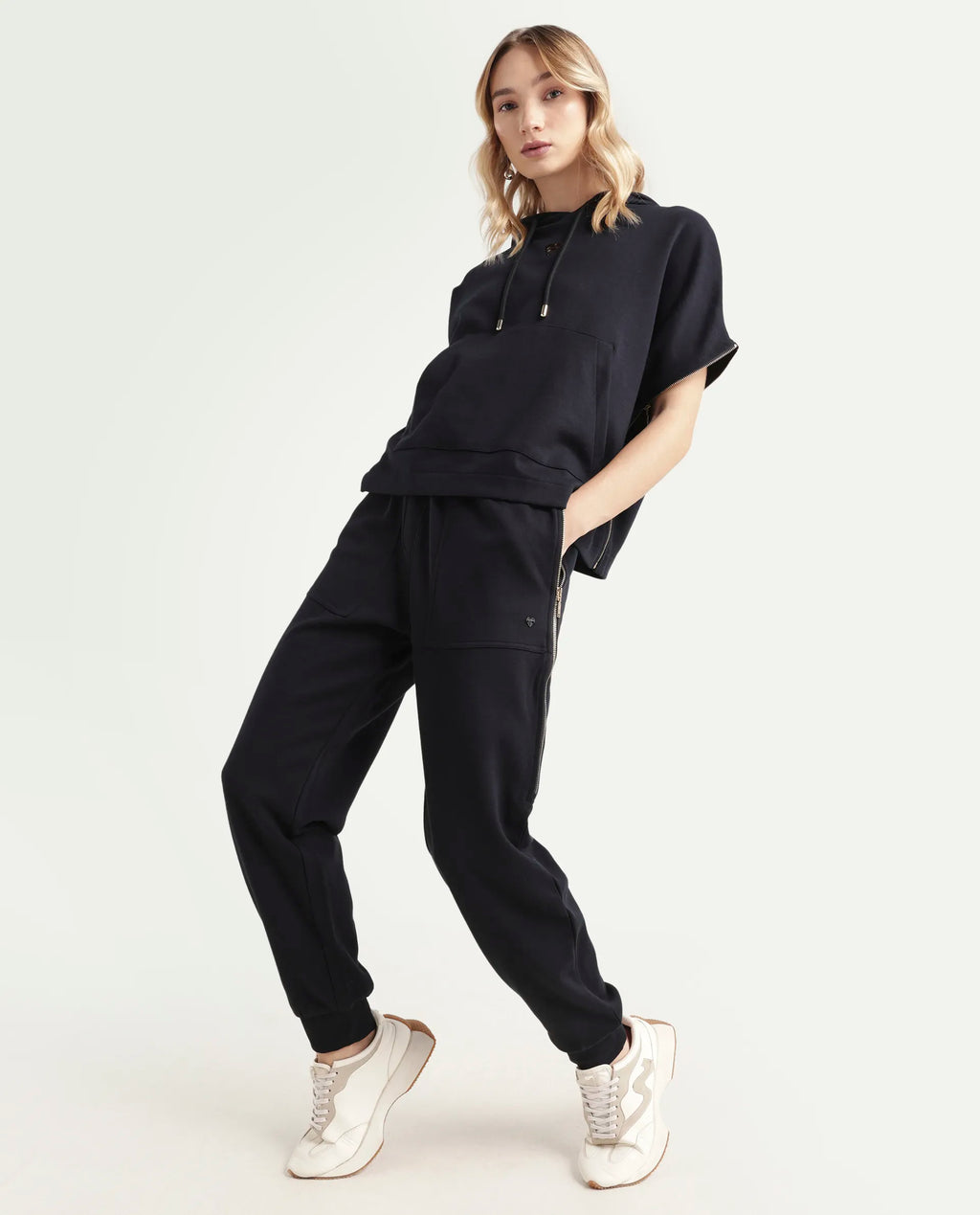 Rareism Women's Saints Black Cotton Blend Plain Ankle Length Regular Fit Track Pant