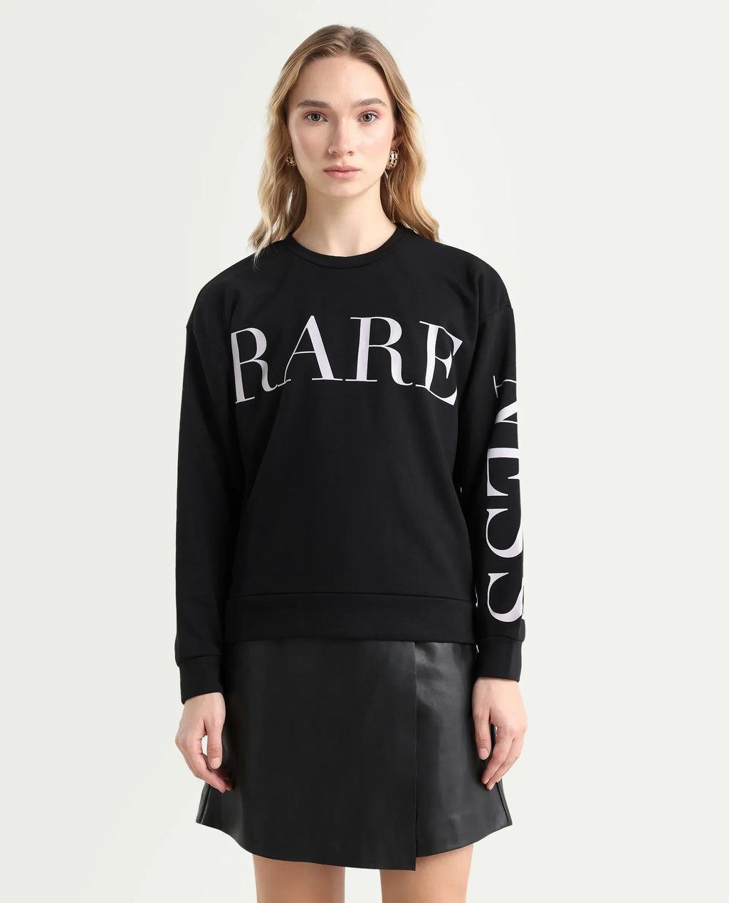 Rareism Women's Shelly Black Polyester Blend Crew Neck Graphic Print Cuffed Sleeve Relaxed Fit Sweatshirt
