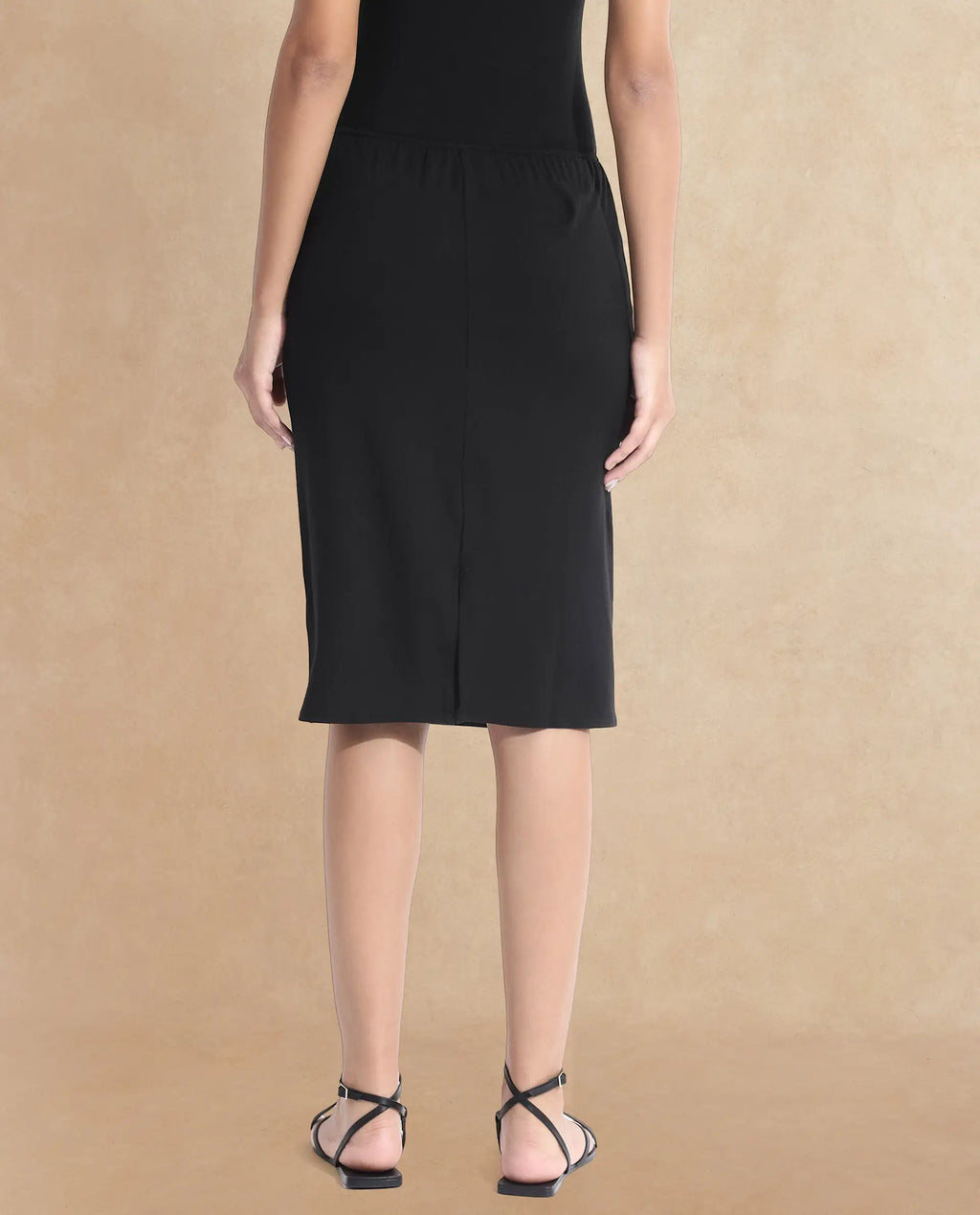 Rareism Women's Slippyaa Black Shoulder Strap Plain Shoulder Strap Knee Length Straight Fit Inner Wear