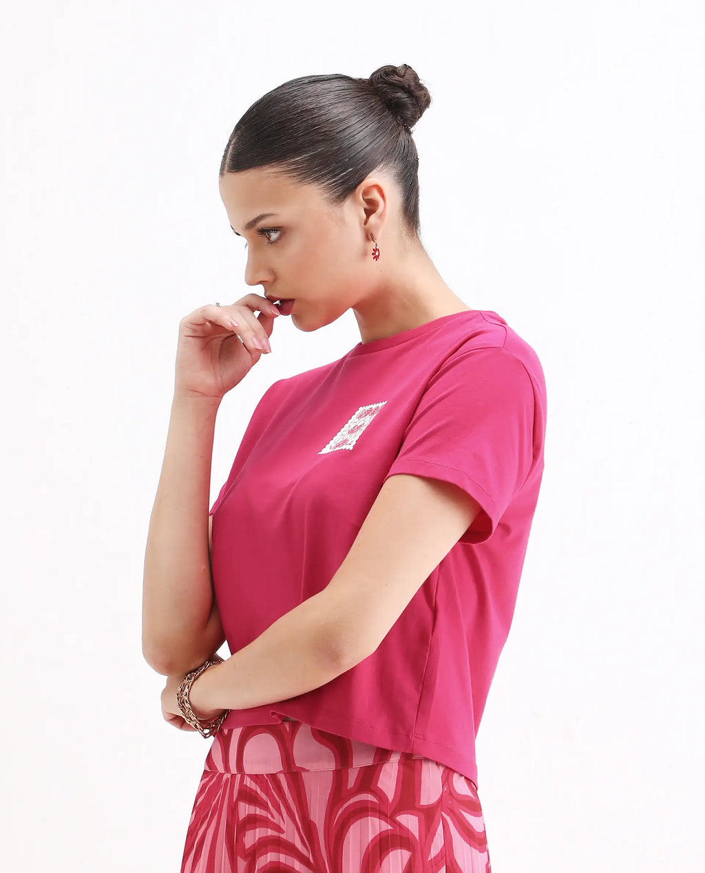 Rareism Women's Somrey Pink Cotton Blend Crew Neck Graphic Print Crop Regular Fit T-Shirt
