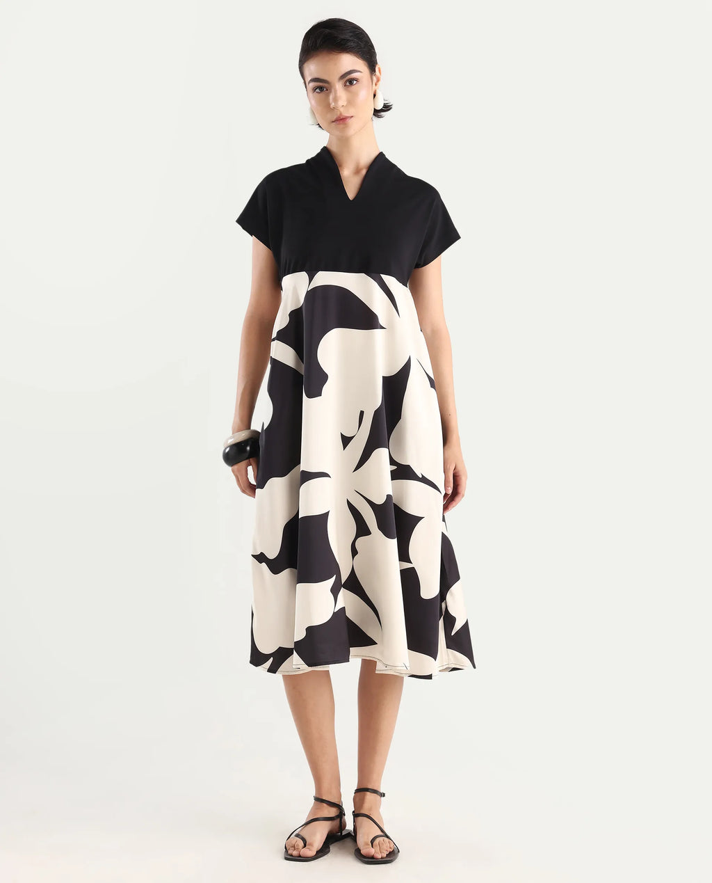 Rareism Women's Sopp White Polyester V-Neck Abstract Print Extended Sleeves Midi Fit And Flare Dress