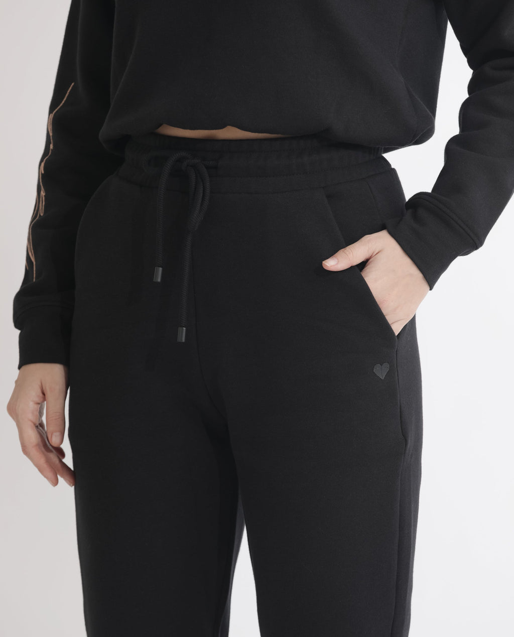 Rareism Women's Terac F Black Polyester Blend Plain Ankle Length Regular Fit Track Pant