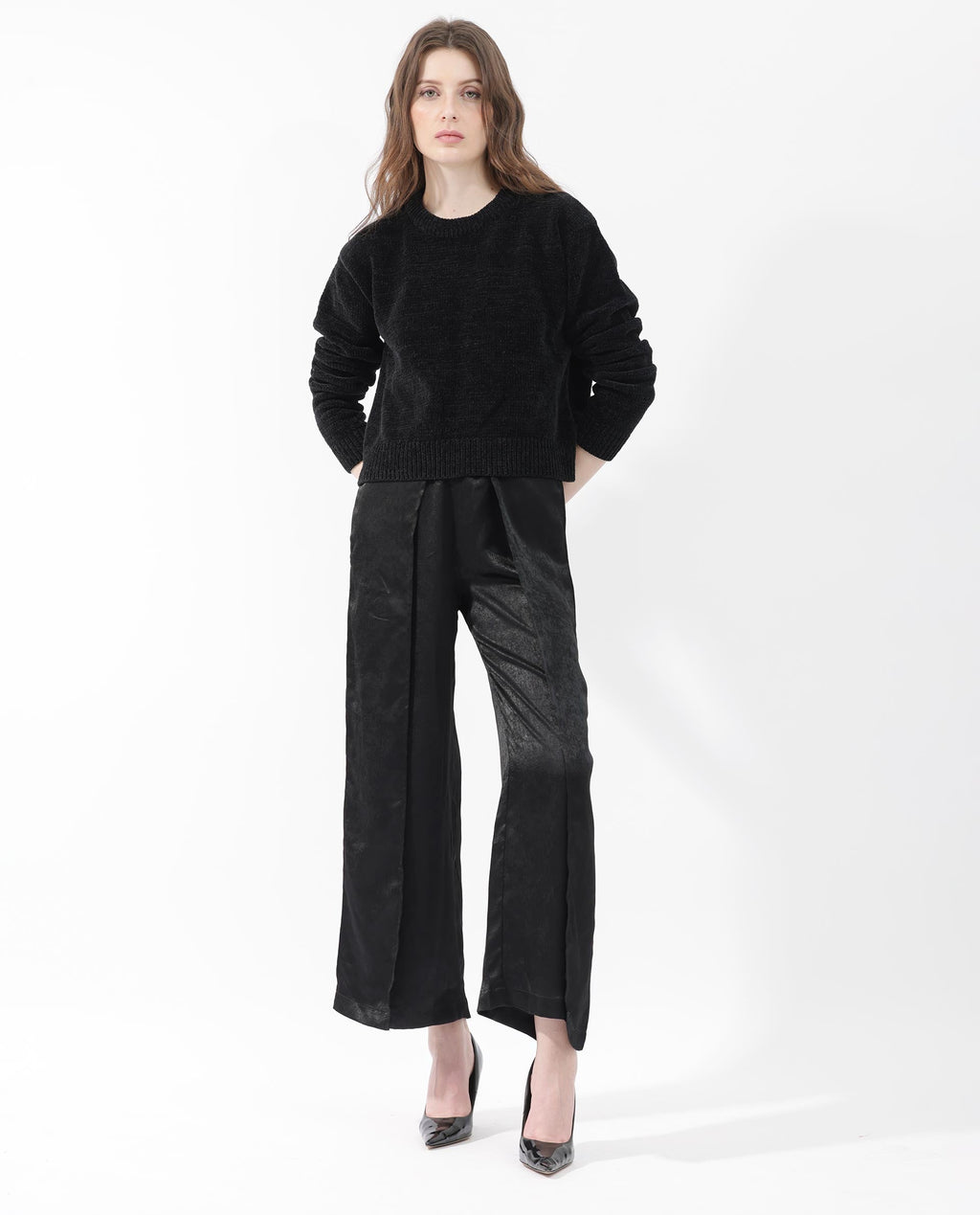 Rareism Women's Tosti Black Cotton Crew Neck Plain Regular Fit Sweater