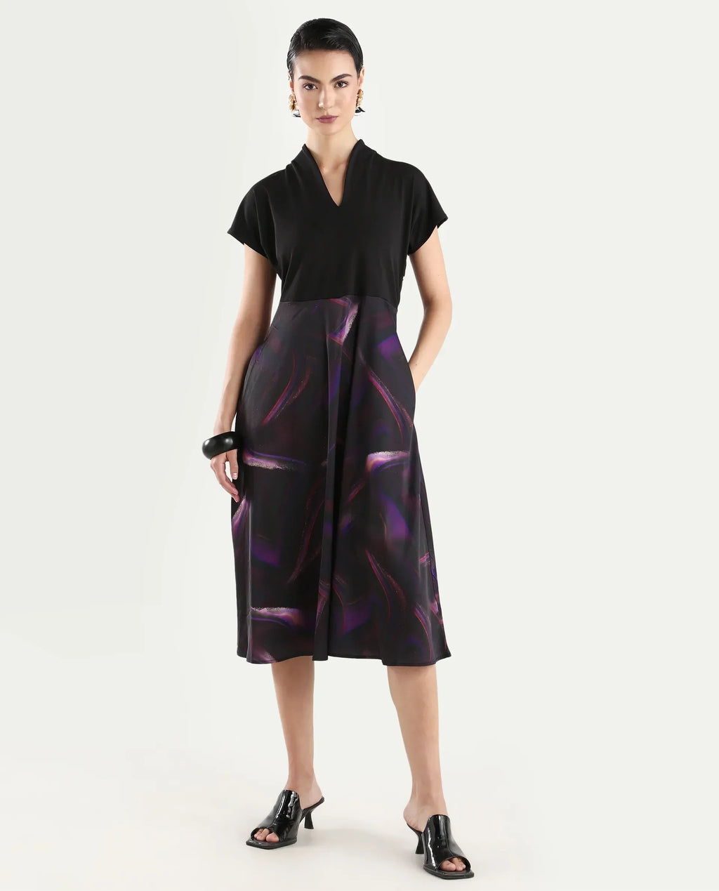 Rareism Women's Usopp Black Polyester V-Neck Abstract Print Extended Sleeves Midi Flared Dress