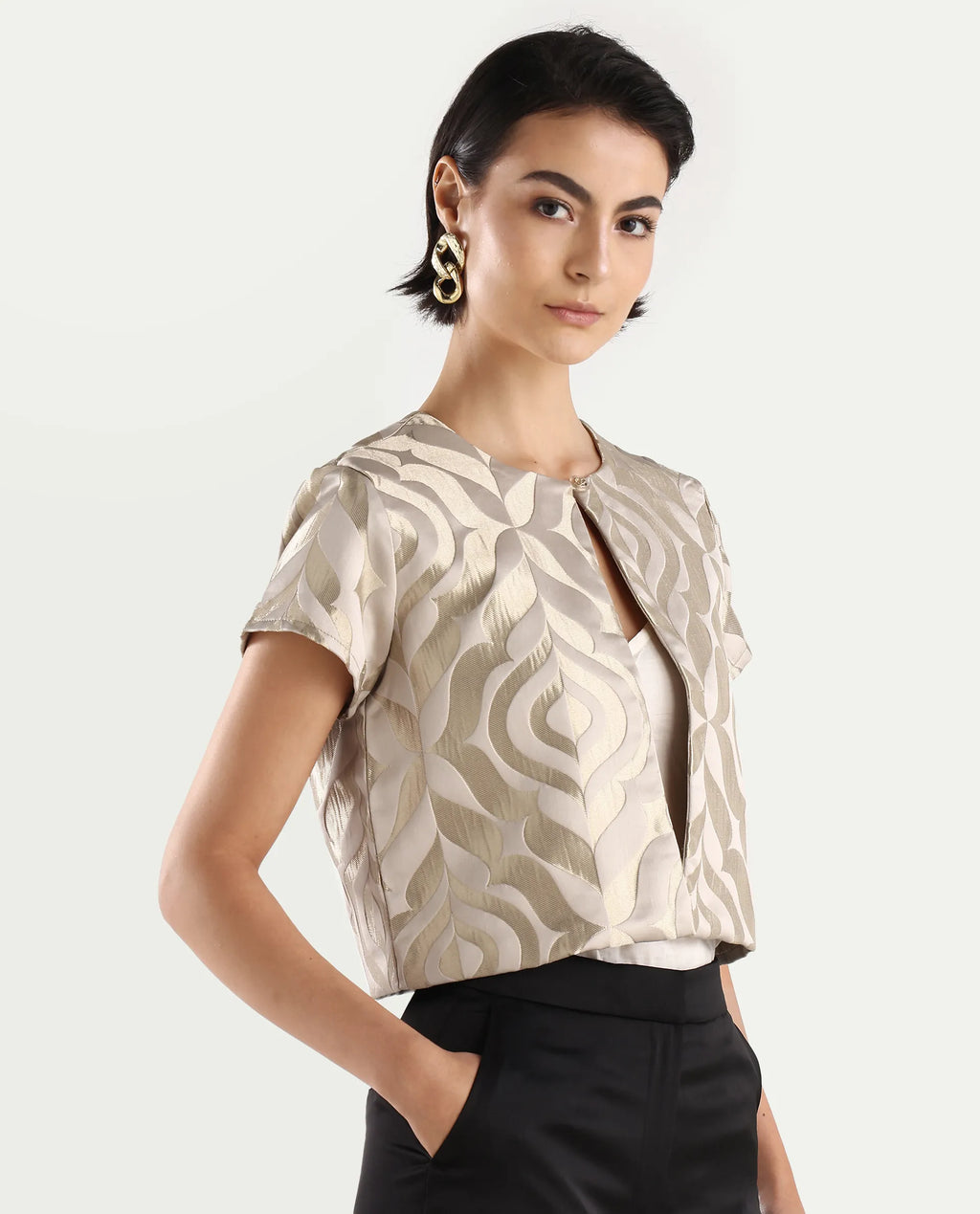 Rareism Women's Vegor Metalic Gold Polyester Blend Crew Neck Jacquard Crop Regular Fit Jacket
