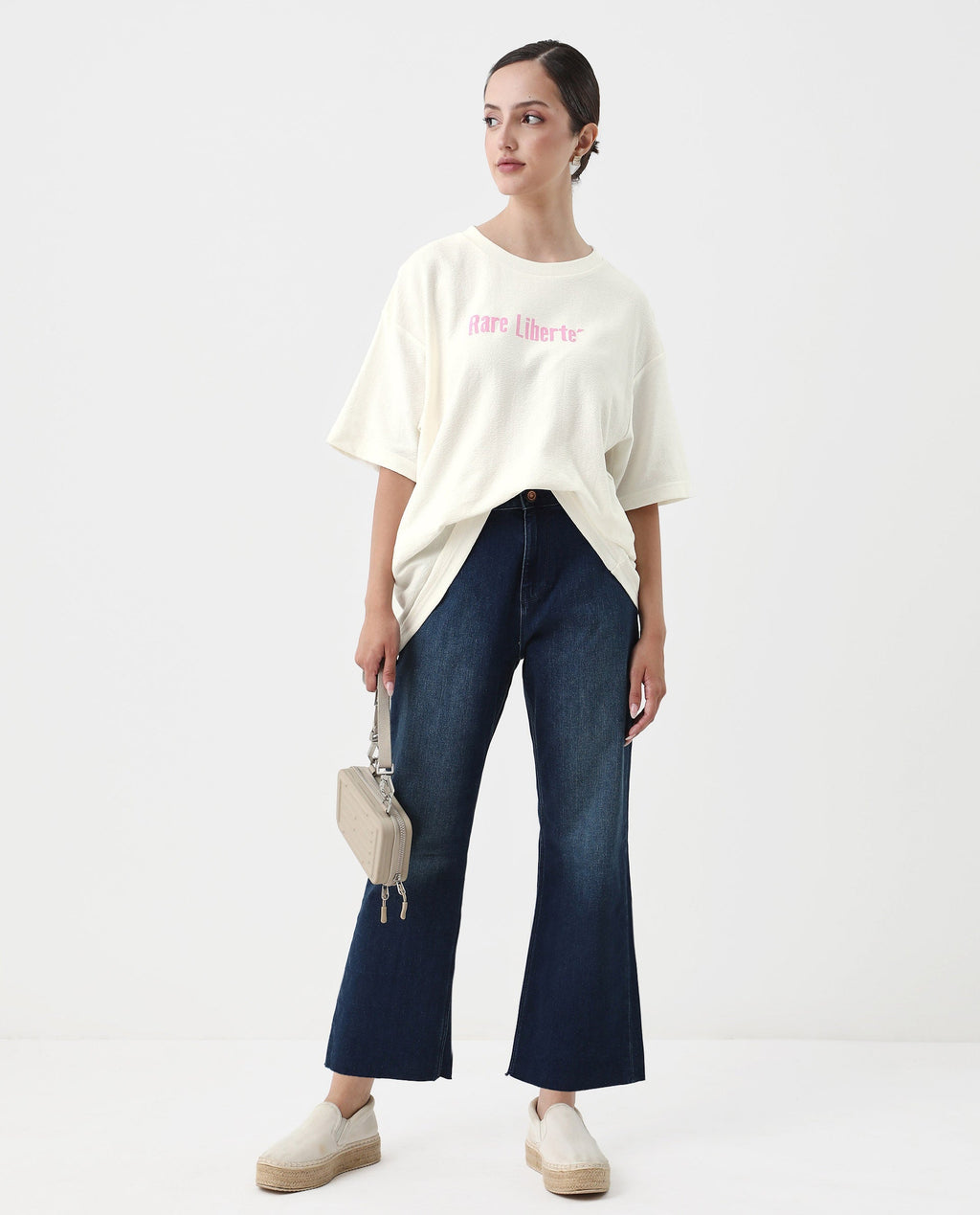 Rareism Women's Wahre Off White Cotton Crew Neck Graphic Print Oversized T-Shirt