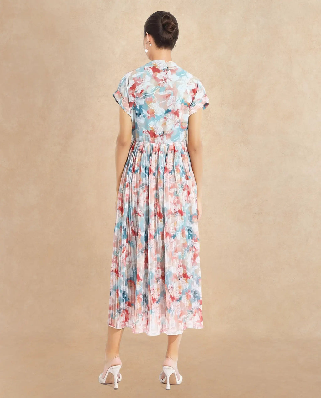 Rareism Women's Zinuzu Light Multi Polyester V-Neck Floral Print Extended Sleeves Midi Fit And Flare Dress
