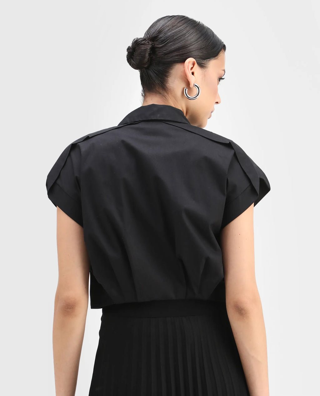 Rareism Women's Zuckery Black Cotton Blend Drop Collar Plain Extended Sleeves Crop Regular Fit Top