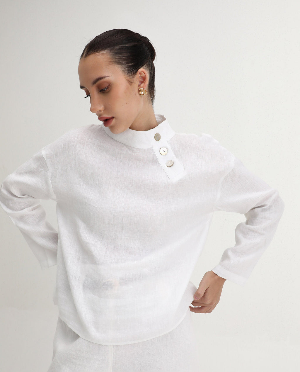 Rareism Women's Mayotte White Linen Mandarin Collar Plain Relaxed Fit Top