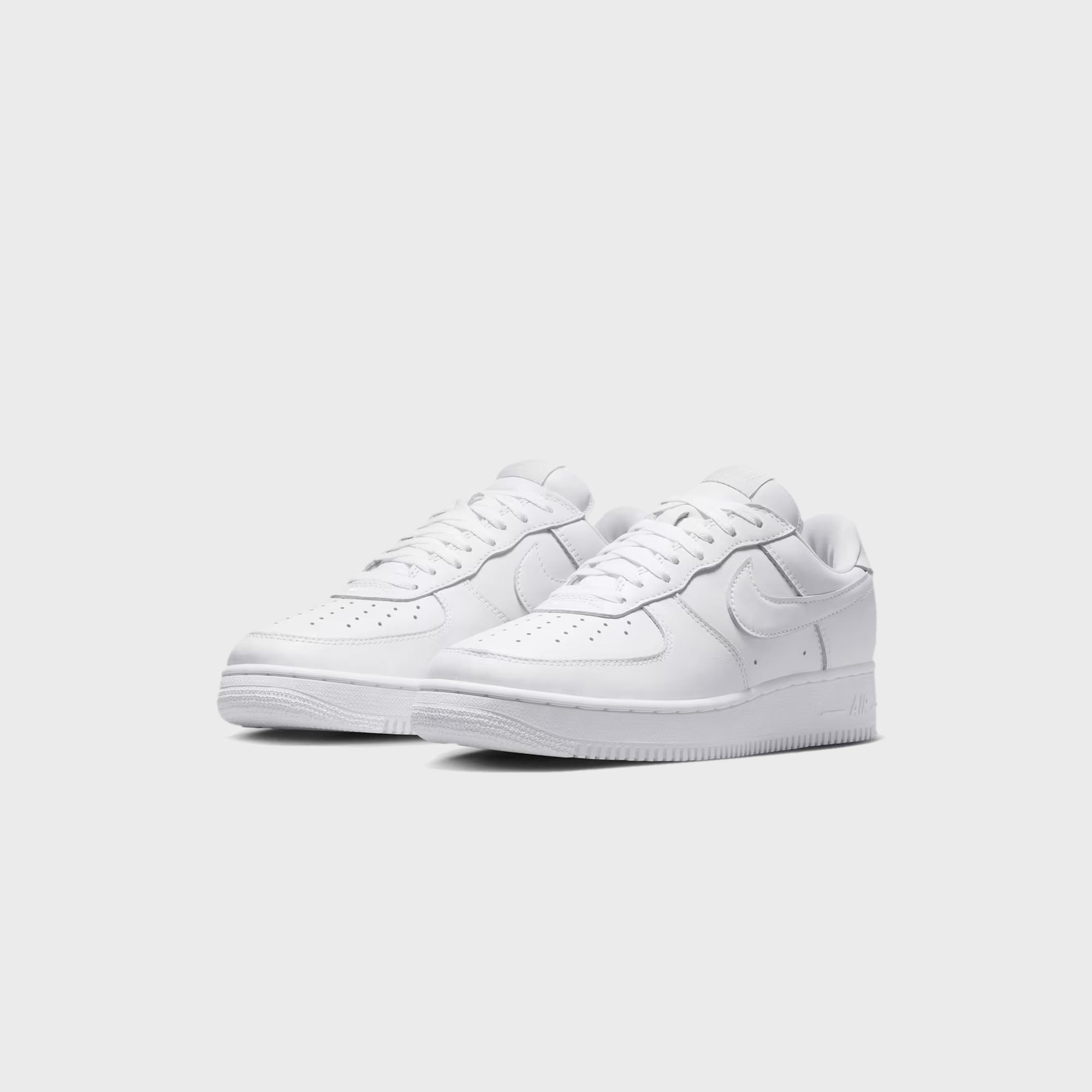 Nike Air Force 1 Low '01 "Triple White" - White