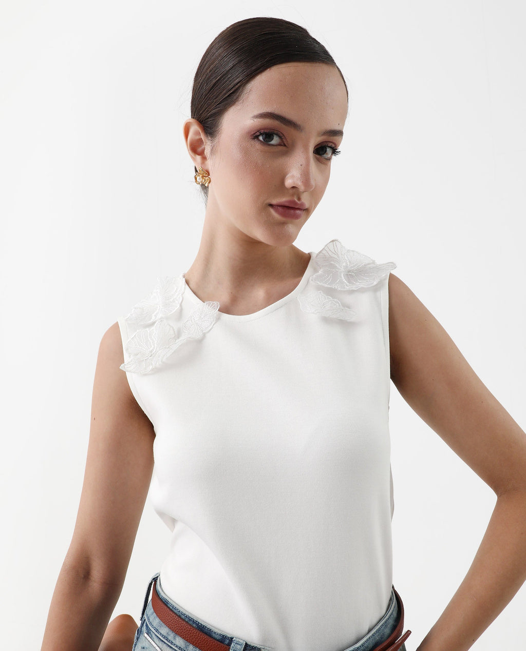 Rareism Women's Janbed Off White Cotton Round Neck Plain Sleeveless Regular Fit T-Shirt
