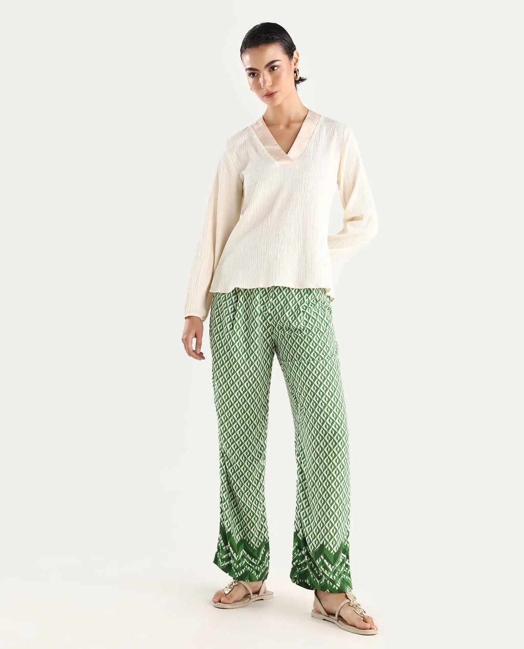 Rareism Women's Livornob Dark Green Viscose Blend Geometric Print Ankle Length Straight Fit Trouser