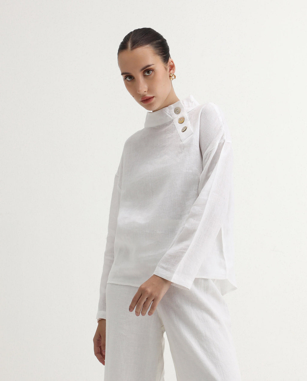 Rareism Women's Mayotte White Linen Mandarin Collar Plain Relaxed Fit Top