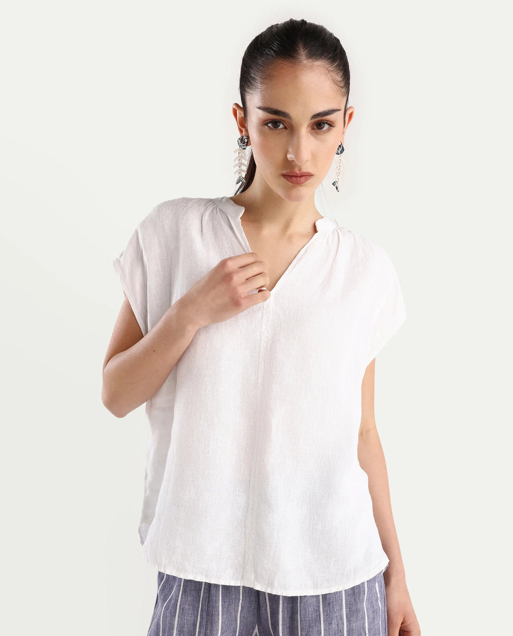Rareism Women's Nenso White 100% Linen Extended Sleeves Mandarin Collar Relaxed Fit Plain Top