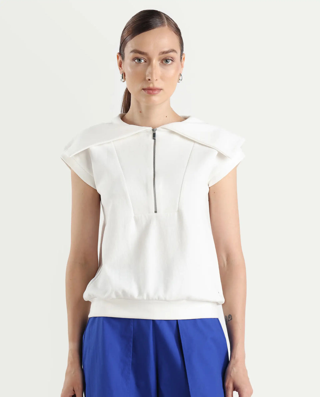 Rareism Women's Sail Off White Cotton Blend Spread Collar Plain Extended Sleeves Relaxed Fit Sweatshirt