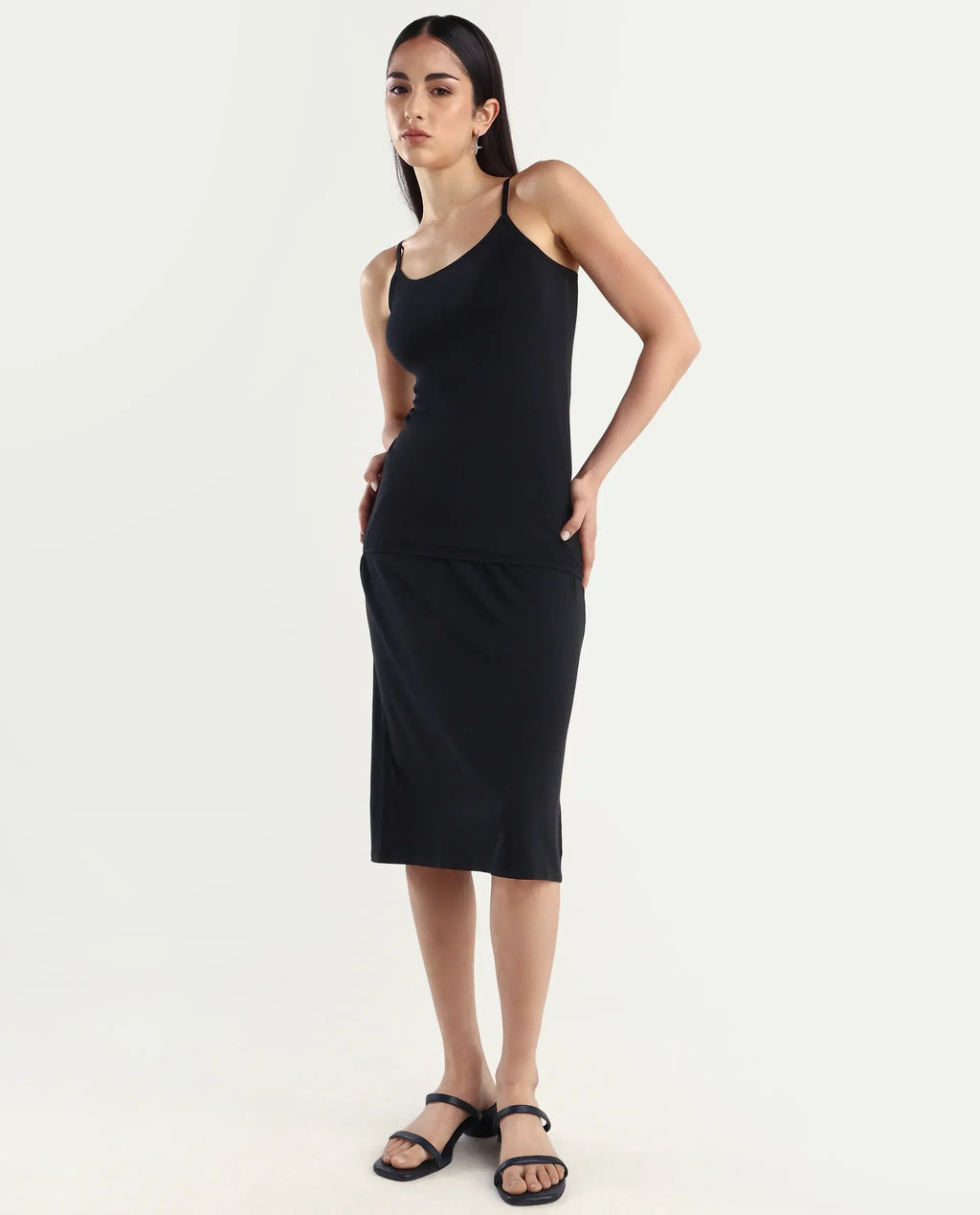 Rareism Women's Slipon Black Shoulder Strap Plain Shoulder Strap Regular Fit Inner Wear